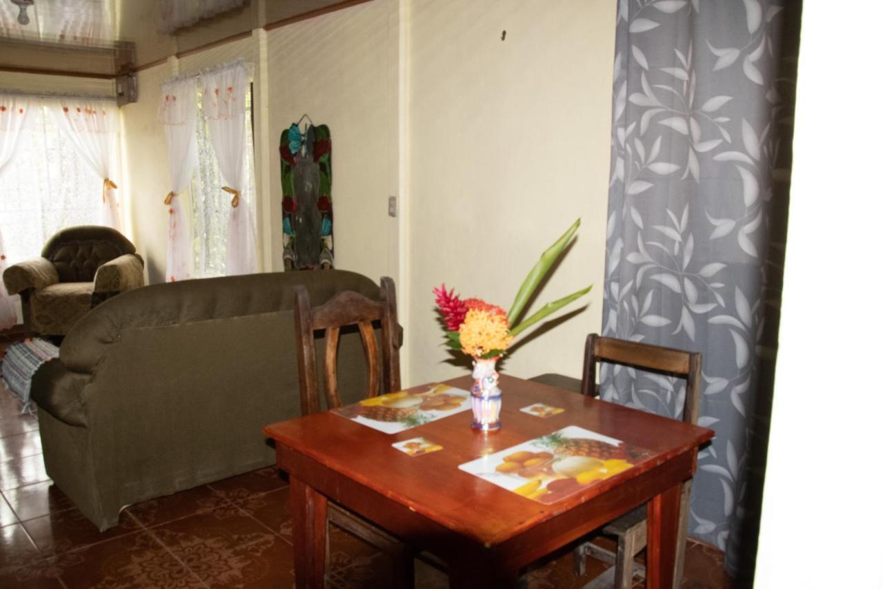 The Corner House Apartment Tortuguero Exterior foto